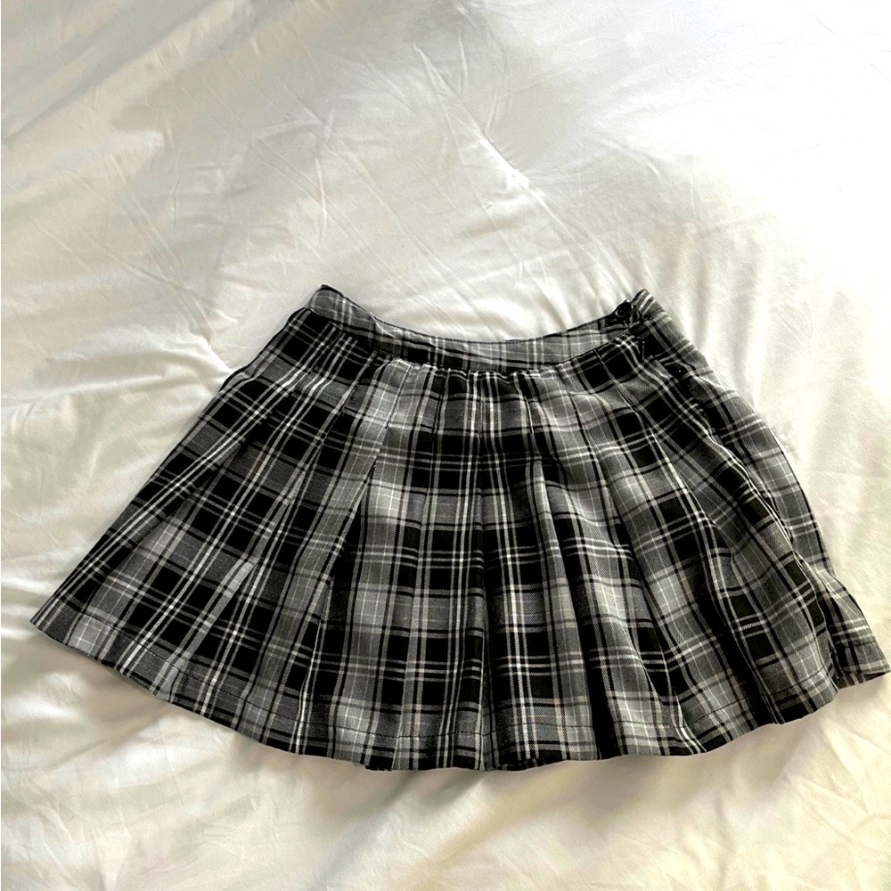 black plaid mini skirt